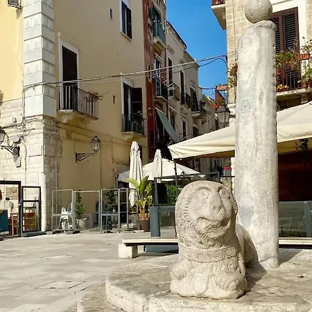 Casa Re Manfredi 12 *