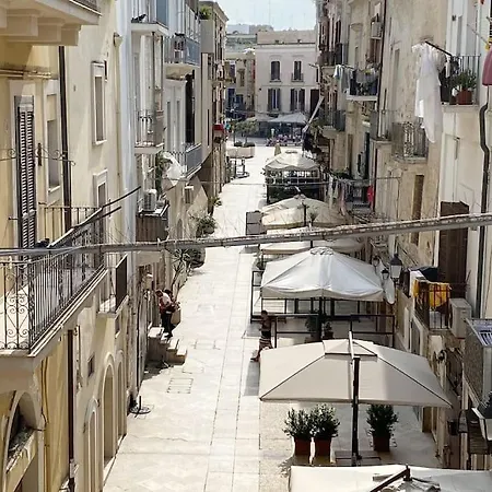 Casa Re Manfredi 12 * Барі