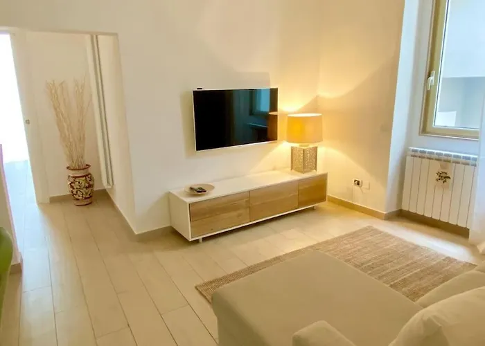 Casa Re Manfredi 12 Holiday home Bari